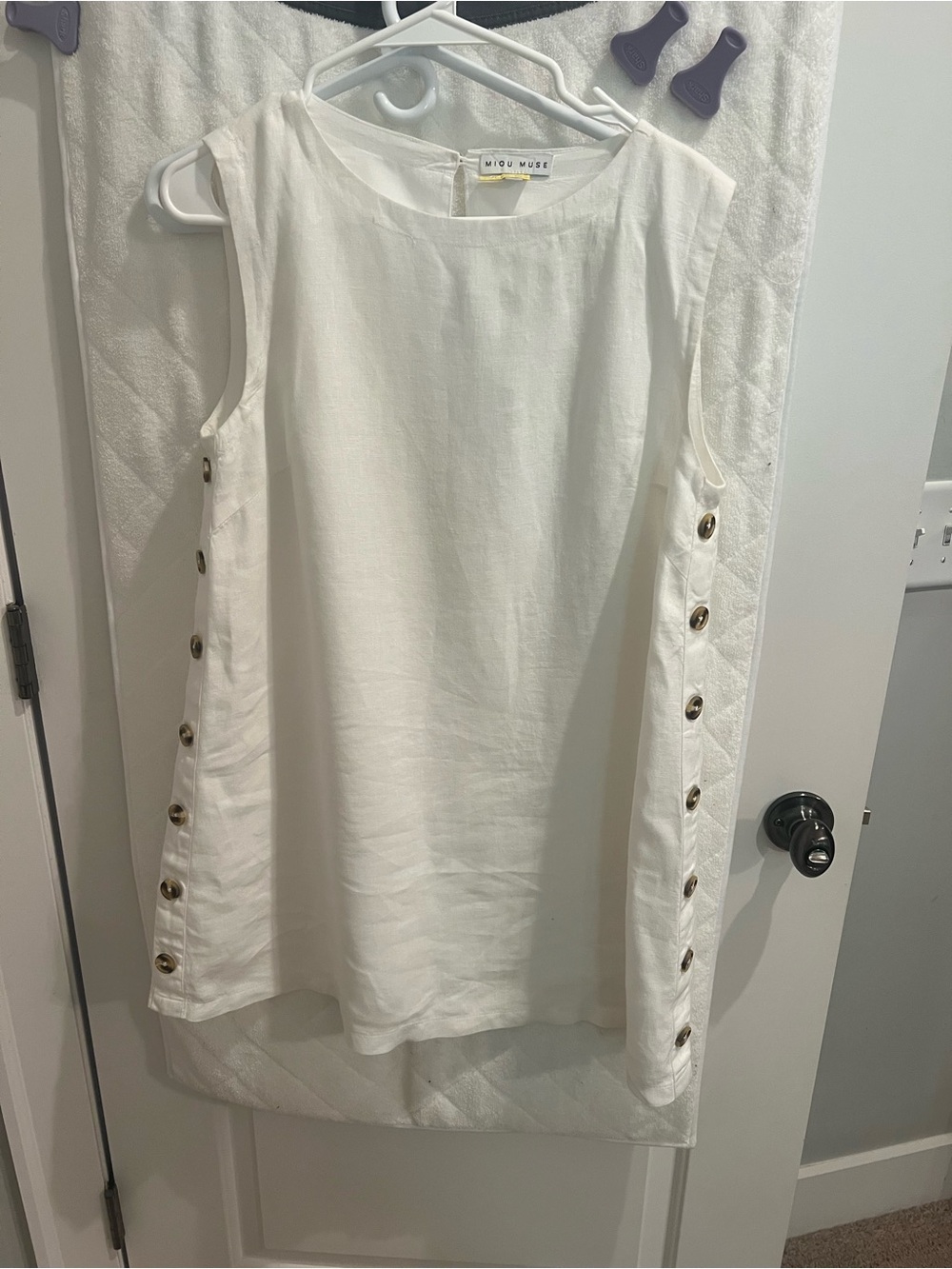 Miou Muse Medium White Sleeveless Button-Trim Linen Dress